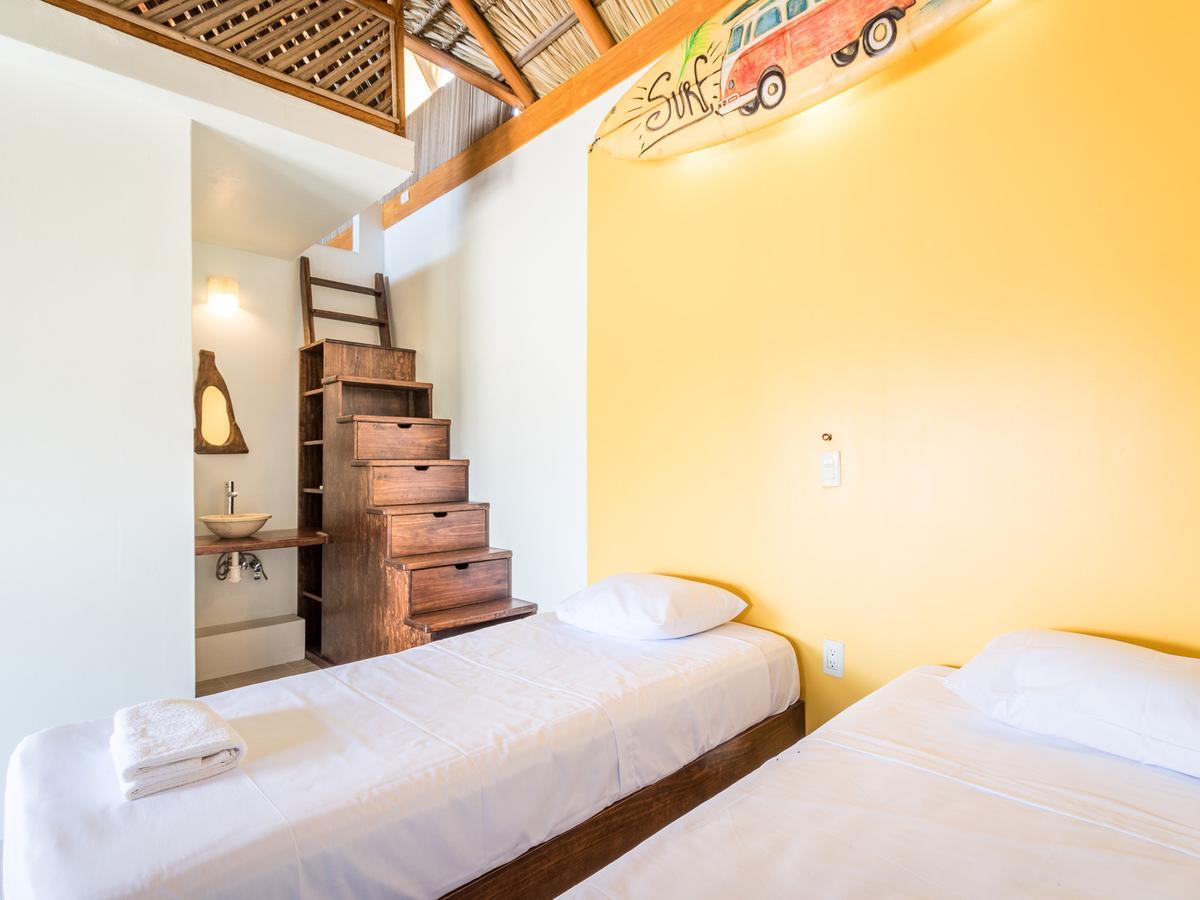 Experiencia Surf Camp Hostel Brisas de Zicatela Exterior foto