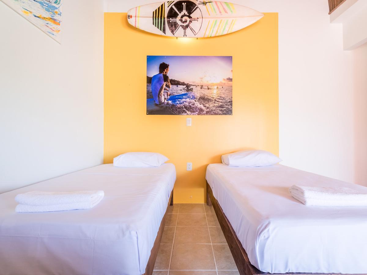 Experiencia Surf Camp Hostel Brisas de Zicatela Exterior foto