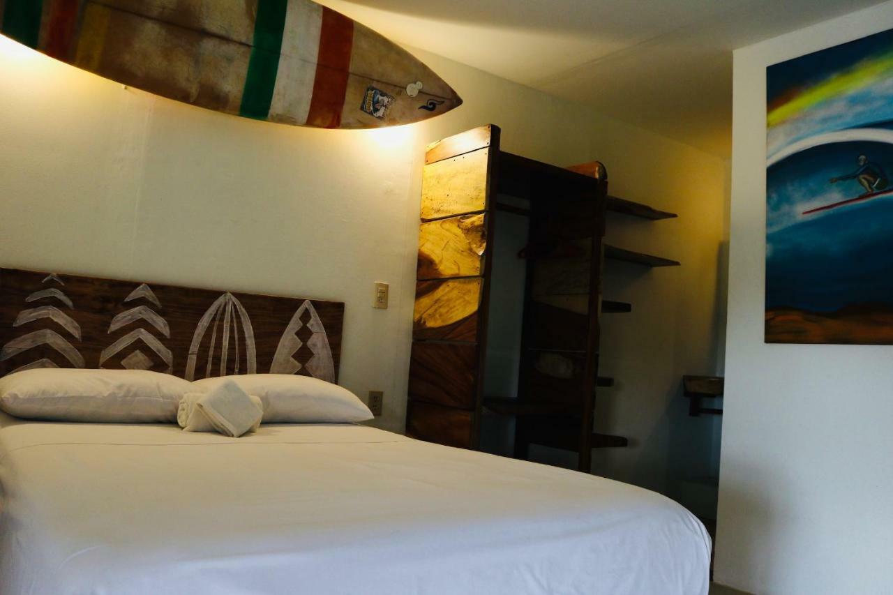 Experiencia Surf Camp Hostel Brisas de Zicatela Exterior foto
