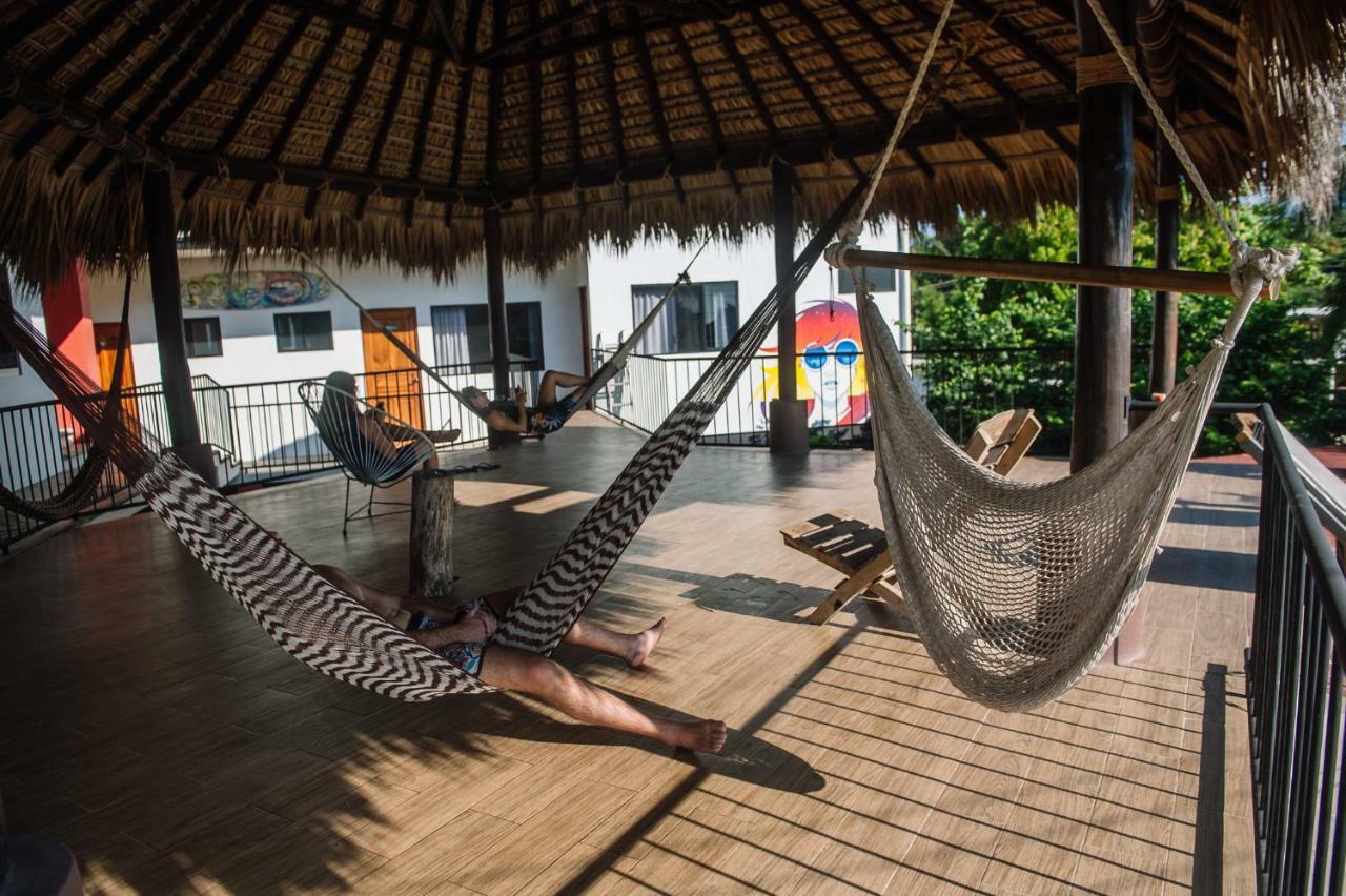 Experiencia Surf Camp Hostel Brisas de Zicatela Exterior foto